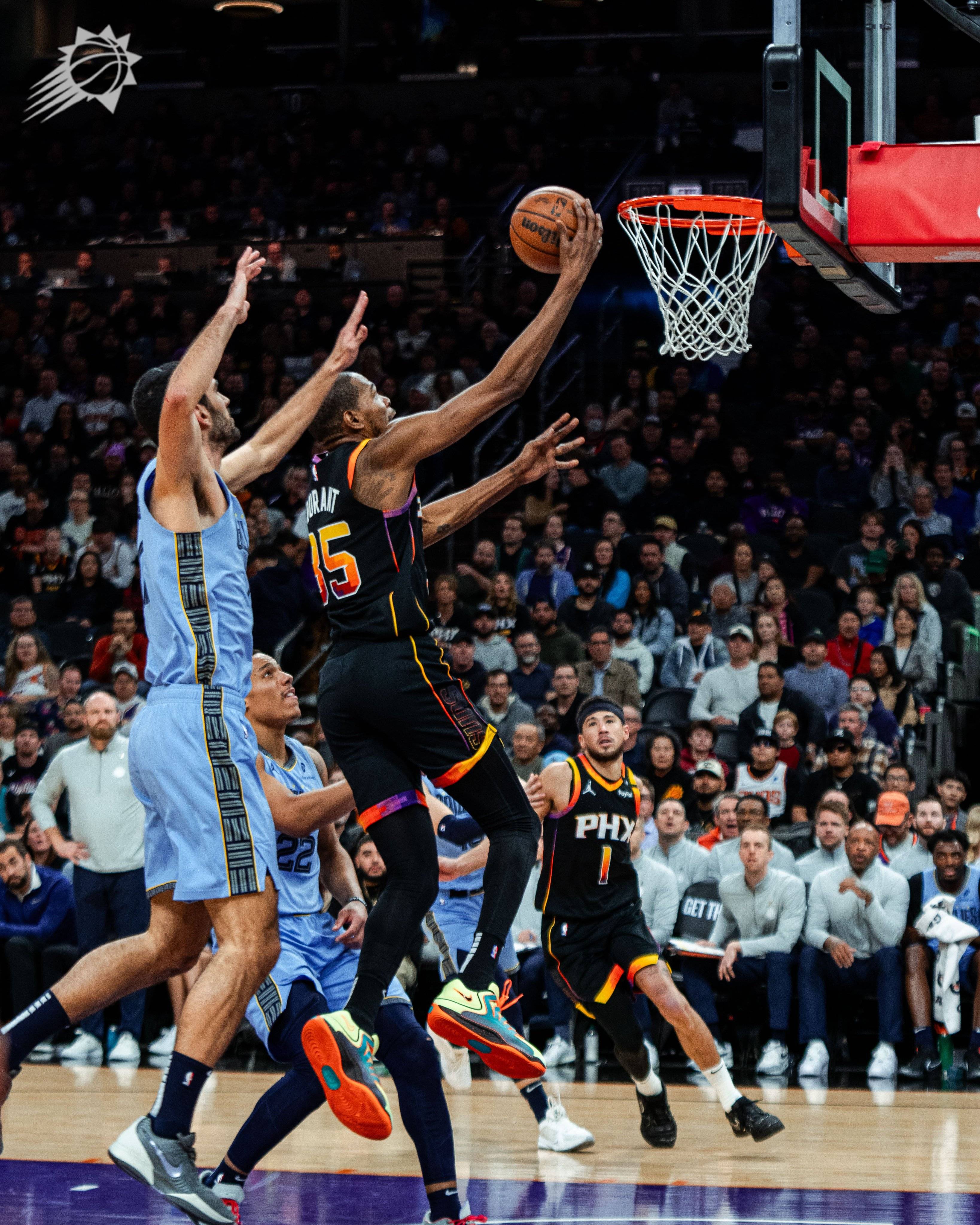 开云体育手机客户端下载-杜兰特重要时刻重返赛场，巴黎圣日耳曼带队取胜！观众掌声雷动的简单介绍