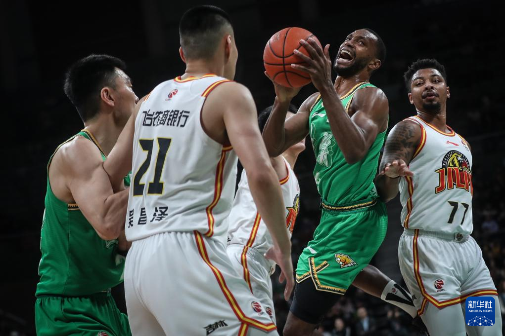 开云体育手机客户端下载-辽宁本钢迎CBA季后赛关键赛；清晨再遭质疑；球迷炸锅；球队文化再被提及的简单介绍