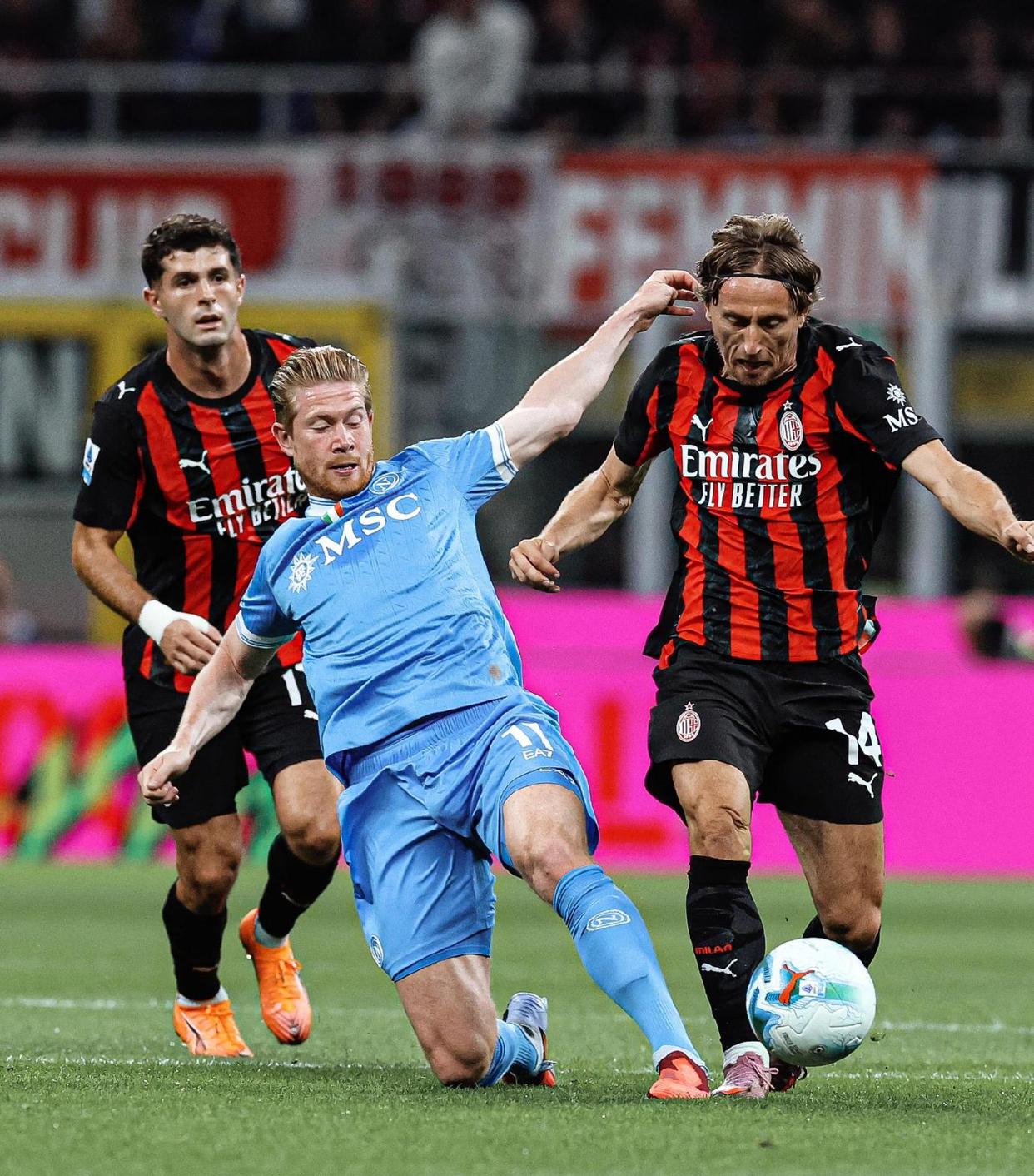 Kaiyun体育App下载-包含刚刚！德罗巴连续十五场比赛得分超过大比分领先转会期AC米兰调整名单以备欧超杯，蒂姆新星险胜表现惊艳的词条